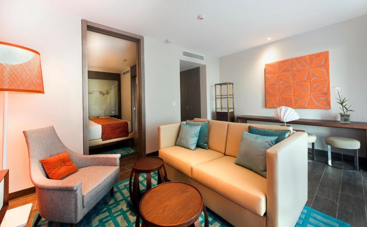Nickelodeon Resort Punta Cana Exterior foto A suite at the hotel