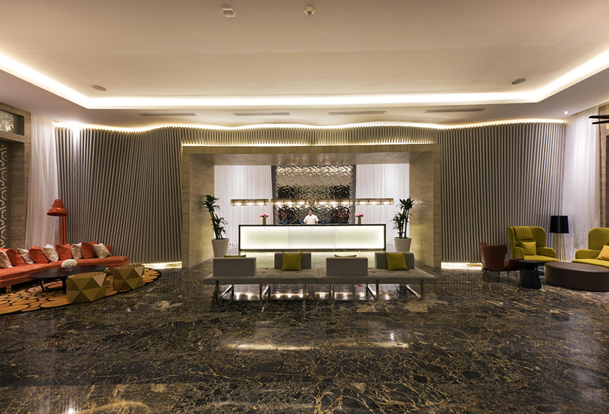 Nickelodeon Resort Punta Cana Exterior foto The lobby of the hotel