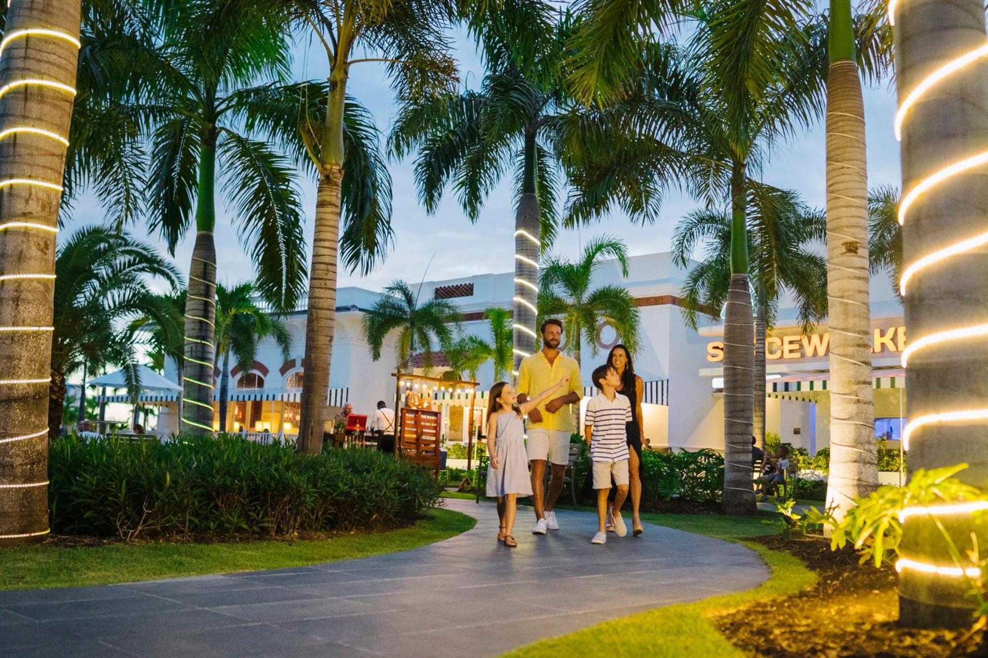 Nickelodeon Resort Punta Cana Exterior foto Vinpearl Hotel Nha Trang